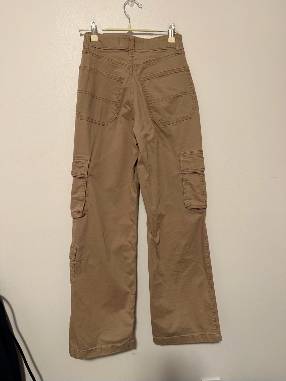 Hollister Ultra High-Rise Baggy Cargo Pants Tan Khaki Wide Leg Utility W23 - Picture 3 of 4